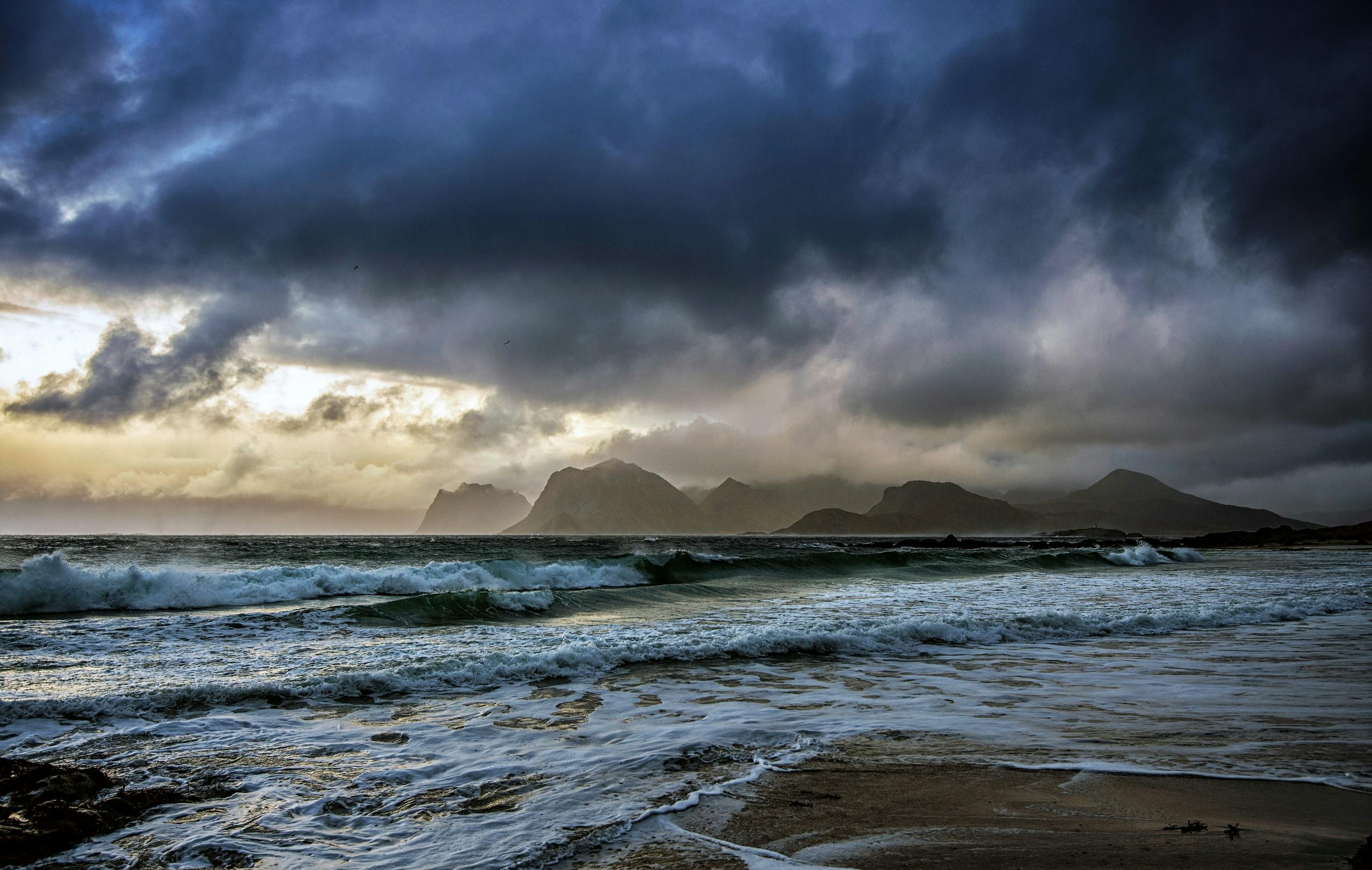 Stormuring Dramatic seascape with stormy skies over the Lofoten Archipelago in Norway.